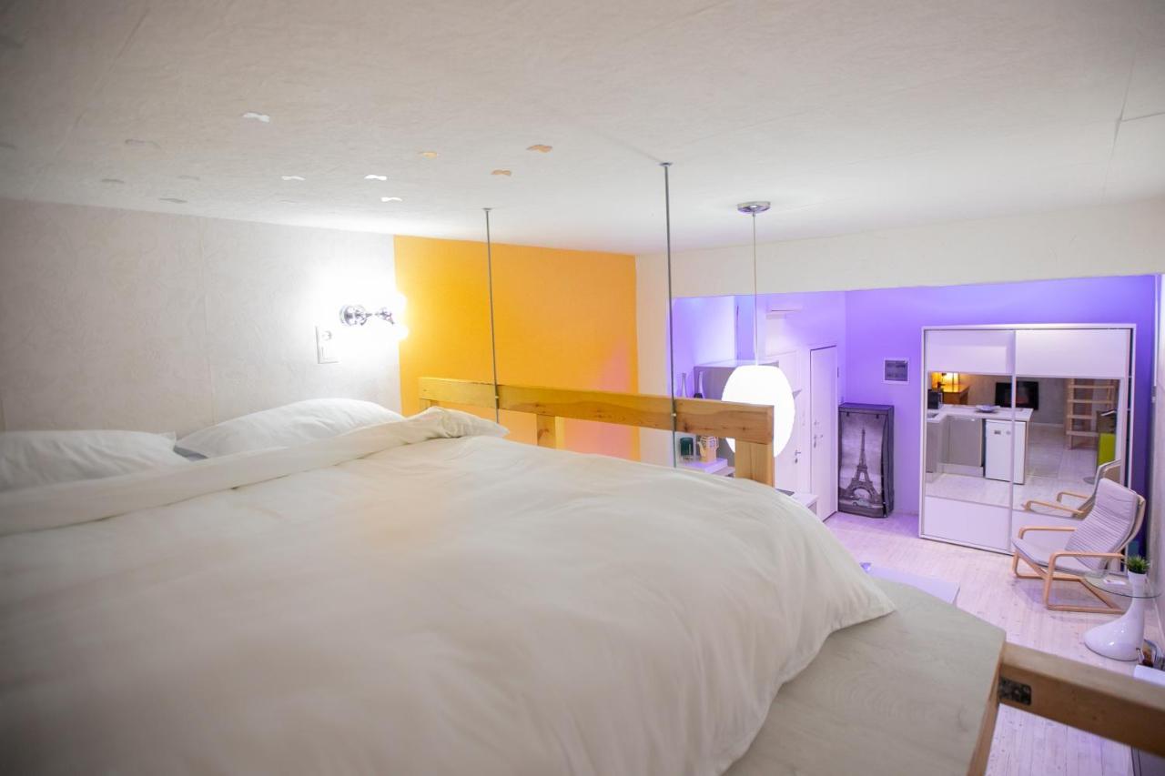 Ferienwohnung Orange And Blue Studio Downtown 5 Min From White Tower Thessaloniki Exterior foto