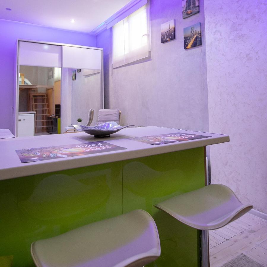 Ferienwohnung Orange And Blue Studio Downtown 5 Min From White Tower Thessaloniki Exterior foto