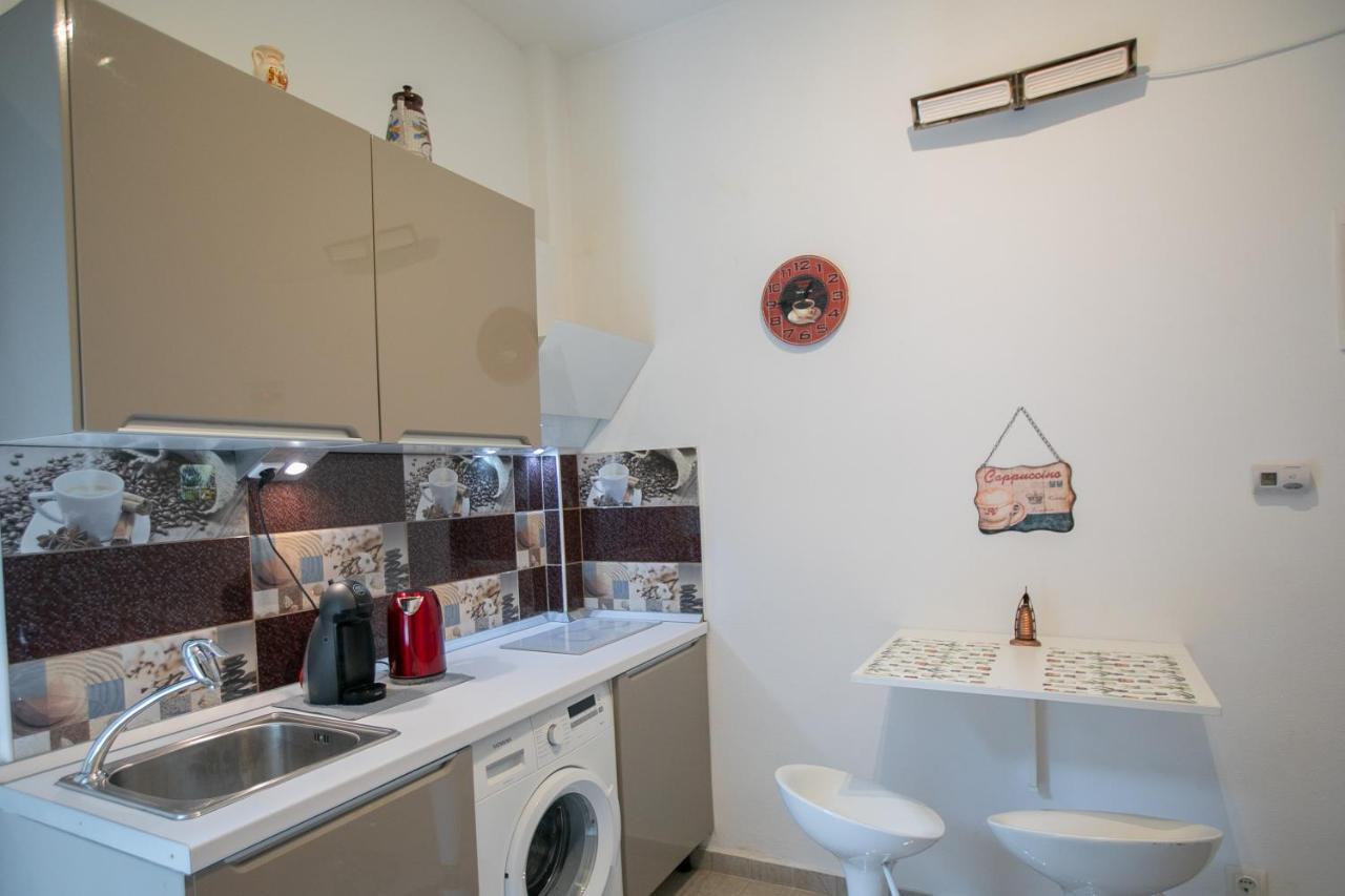 Ferienwohnung Orange And Blue Studio Downtown 5 Min From White Tower Thessaloniki Exterior foto